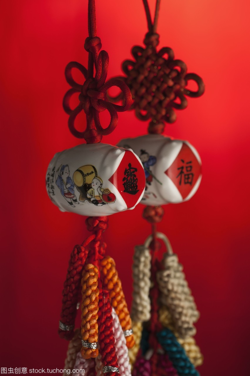 彩圖,室內,無人,creative series,中國風,傳統文化,中國結,藝術,影像,手工藝品,吉祥,直圖,祝福,福字,棚內拍攝,裝飾,藝術創作,imagemore,選擇性對焦,臺灣文化,文字,吉祥圖案,裝飾物,紅色背景,靜物,花紋圖樣,傳統藝術,中國文化,招財進寶,特寫,藝術品